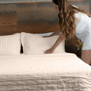 Fronha Saphira 50cm x 70cm Toque 300 Fios Bege Microfibra - Lyor