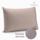 Jogo 2 Fronhas Bordado Duquesa 50cm x 70cm Bege Microfibra - Lyor